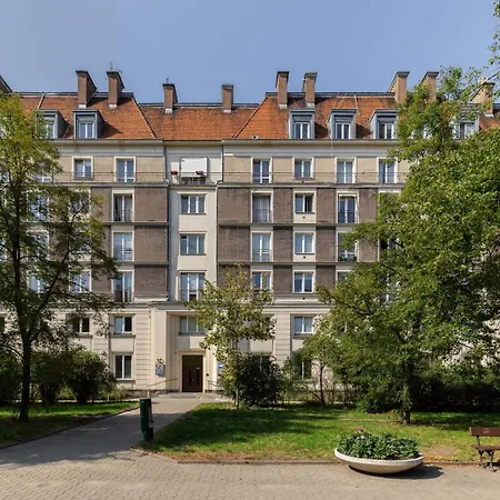 Chic , Plac Zbawiciela & Metro Politechnika Warszawa